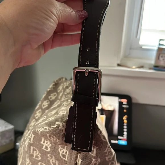 Dooney and Bourke canvas and leather bag EUC - Picture 3 of 13